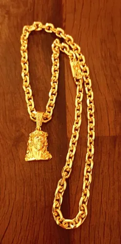 Belo cordão banhado a ouro 18k novo