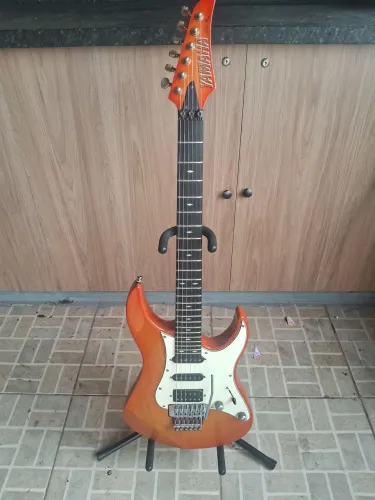 Guitarra Yamara YG 1212 