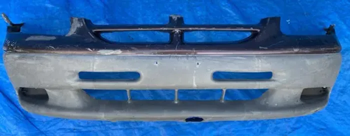 Parachoque Dianteiro Grand Caravan 1997 A 2000 / Detalhe Preto
