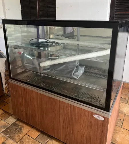 VITRINE GELADA PARA DOCES