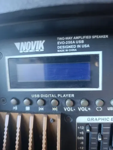 Caixa de Som Ativa Novik Neo EVO-250A USB - Forte e Funcional