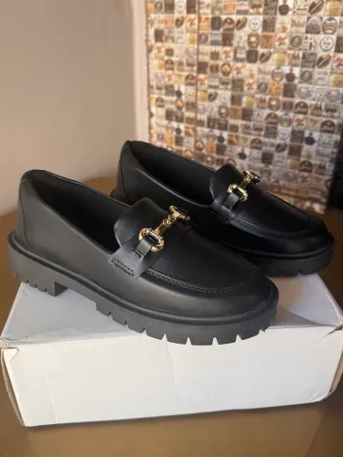 Mocassim com corrente Feminino Tratorado