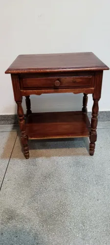 Mesa de cabeceira vintage