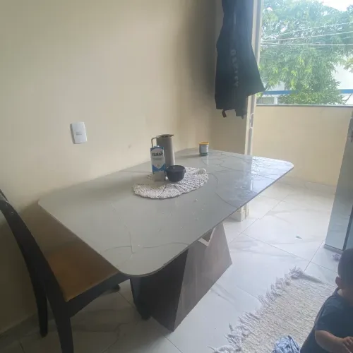 Mesa, sem cadeiras