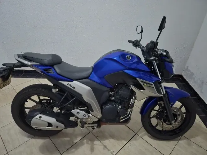 Fz25 muito nova