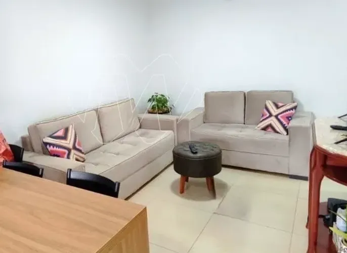 Conjunto de sofá - 2 e 3 lugares