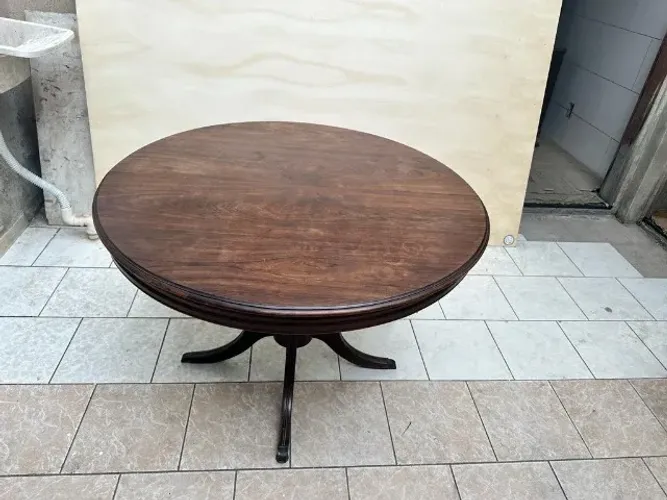Mesa De Jantar Redonda Em Jacarandá Sem Extensão