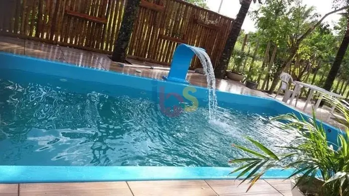 Vendo Casa com 4/4