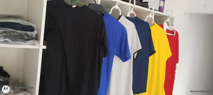 Kit de Camisetas Masculinas - Cores Variadas
