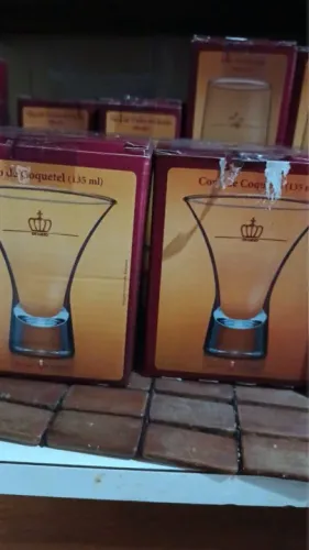 2 copos de coquetel revista caras