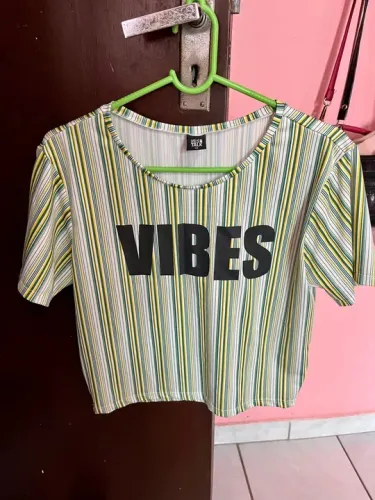 Camiseta listrada Vibes cropped M 