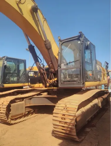 Escavadeira Caterpillar 336 D ano 2018, com 14.950 horas, em MG