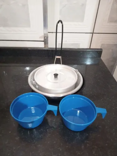 Conjunto de Panelas para Camping sem uso