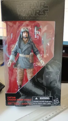 Action Figure Capitão Cassian Andor Star Wars Hasbro, linha Black Series, 15 cm, novo .