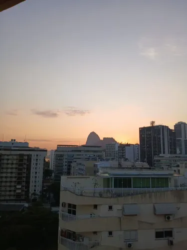Excelente apto ótima localização ao lado metrô Botafogo