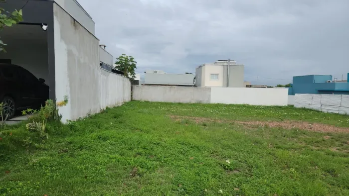 Vende-se terreno com 250m2 no Condomínio Primor das Torres em Cuiabá MT