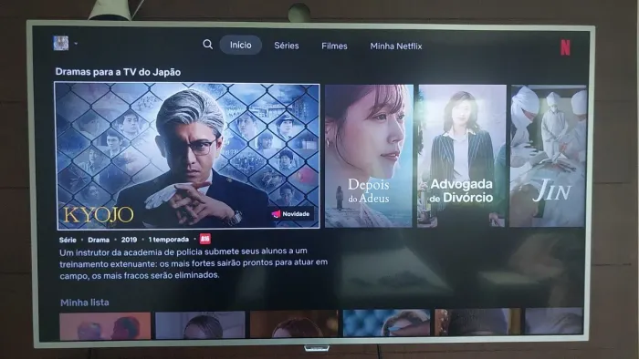 TV smart 4K Philips 55 polegadas.