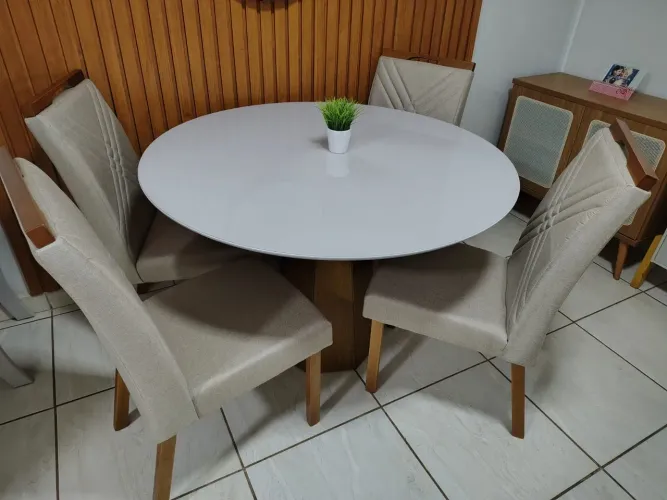 Mesa de jantar redonda 120 diâmetro 4 lugares