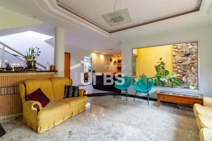 SOBRADO COM 5 SUÍTES E 407 M² EM SANTA GENOVEVA