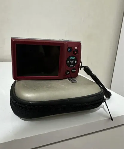 Câmera canon powershot elph 135 red