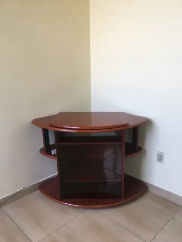 Rack com porta de vidro