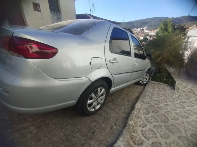 Fiat Siena EL Celeb. 1.0 MPI Fire Flex 8V 4P 2010