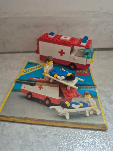 Lego 6688 Ambulância - Lançado a 40 anos.