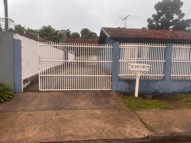 Vende-se portão PVC revestido em cimento 