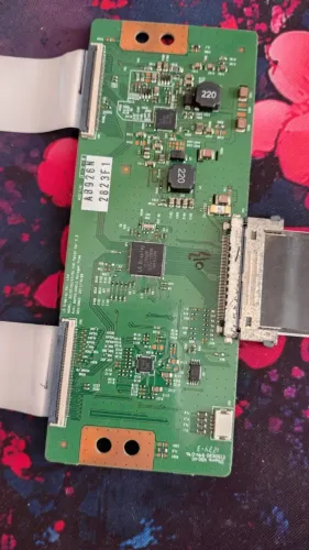Placa T-con Panasonic Tc- L42e5bg Com os Cabos
