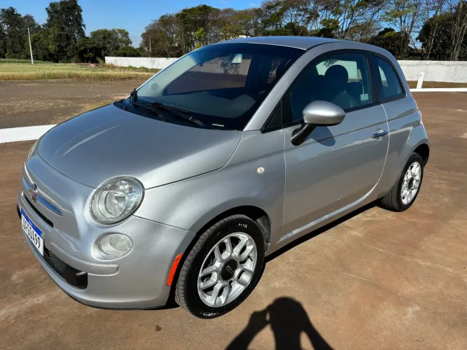 Fiat 500 cult completo aceito carro ou moto de menor valor ou financio em até 60x.