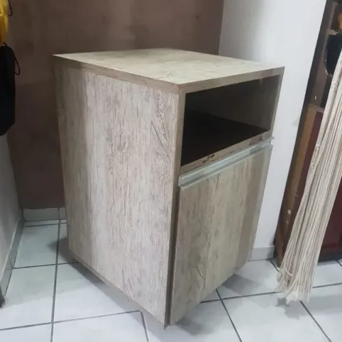 Armário com nicho Madeira Vintage - 4 rodizios - Novo - aceito oferta - venda urgente