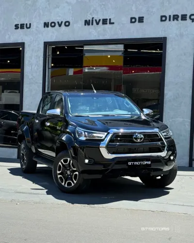 Toyota Hilux CD SRX Plus 4X4 2.8 TDI Die. Aut. 2024