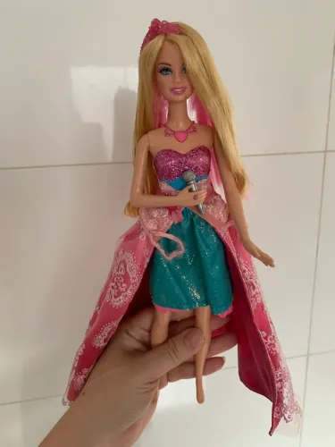 Boneca Barbie a princesa e a popstar
