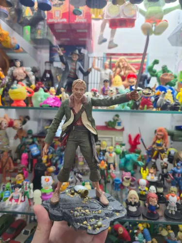 Boneco Ragetti - Piratas do Caribe. 