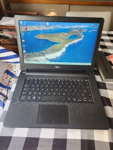 Vende notebook Dell 