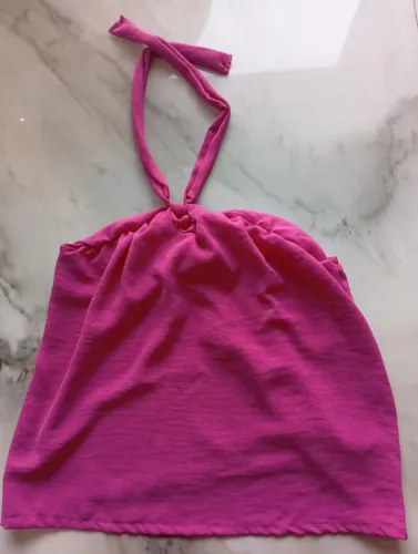 Blusa de amarrar no pescoço em crepe alfaiataria