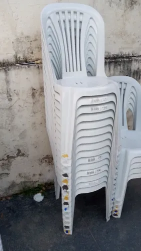 Aluguel mesas e cadeiras chama no ZAP *