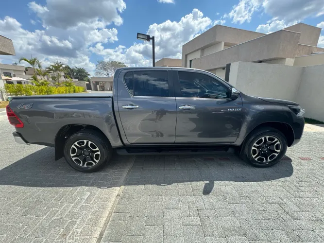 Toyota Hilux CD SRX 4X4 2.8 TDI 16V Diesel Aut. 2022