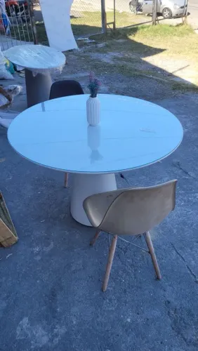 Fabrica Mesa cone tampo vidro branco 90cm
