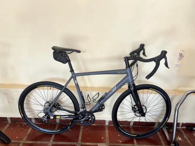 Bicicleta Oggi Velloce Disc tam XL - ótimo estado