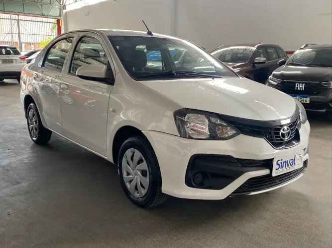 Toyota Etios X Plus Sedan 1.5 Flex 16V 4P Aut. 2020