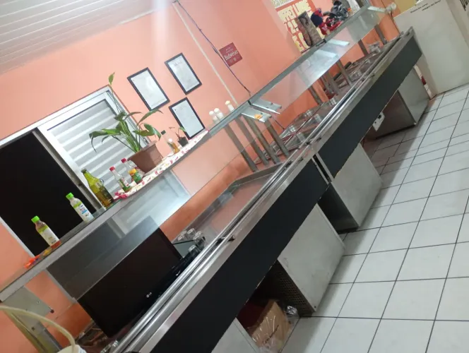 Buffet 12 cubas quente e 8 refrigerado 
