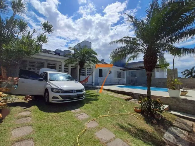 Casa com 4 dormitórios para alugar, 170 m² por R$ 10.000,00/mês - Coqueiros - Florianópoli