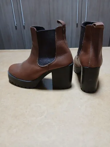 Bota couro marrom feminina 36