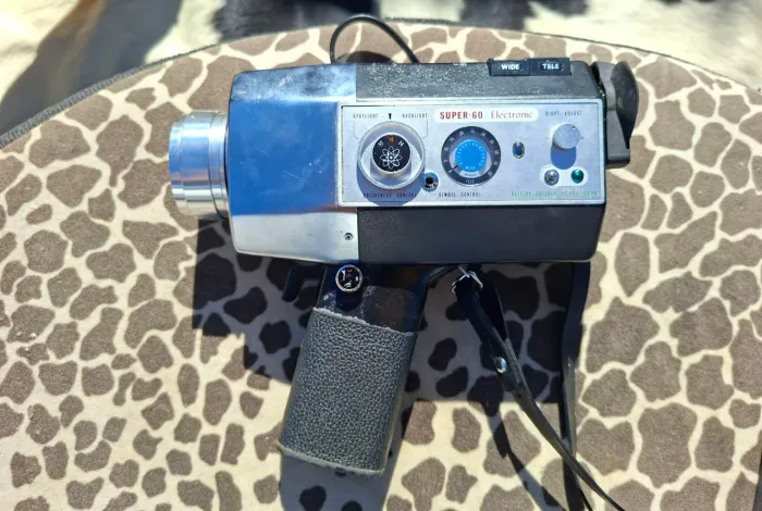 Câmera Filmadora Super 8 Yashica Super-60 Electronic Vintage Japonesa (NÃO TESTADO)