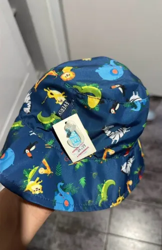 Vendo chapéu azul infantil de passeio 