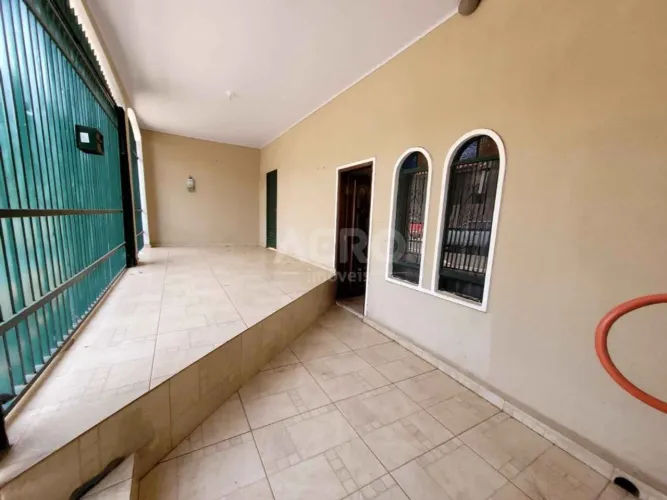Casa para venda com 160 m² e 3 quartos em Jardim Ouro Verde, Bauru - SP