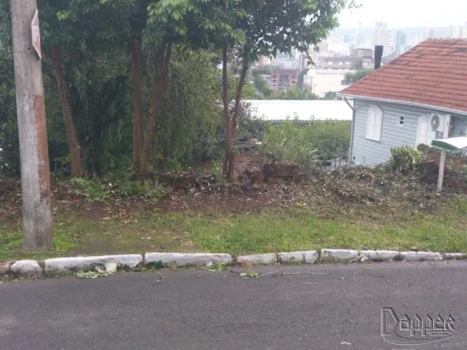 Terreno à venda no bairro Ouro Branco com área disponível para construção