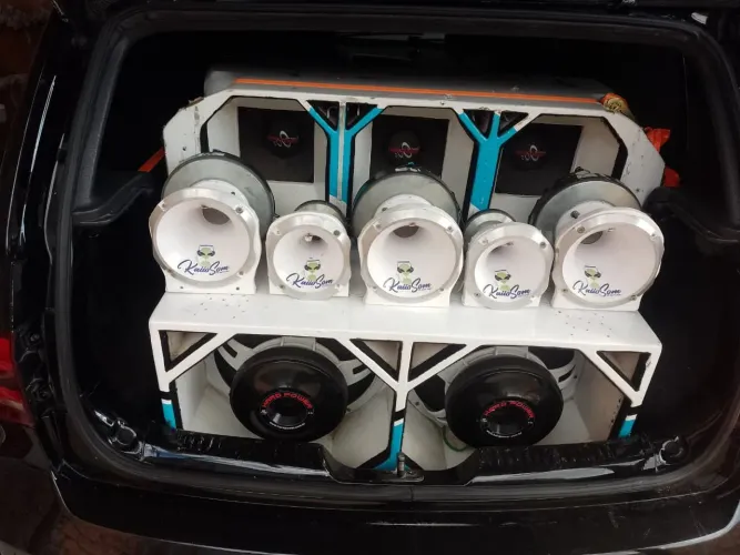 Som de carro completo