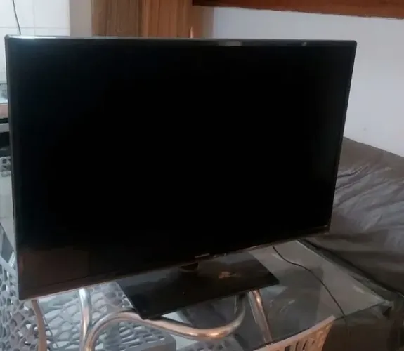 TV Panasonic 39" TC-L39EL6B - Com Defeito (Para Retirada de Peças)